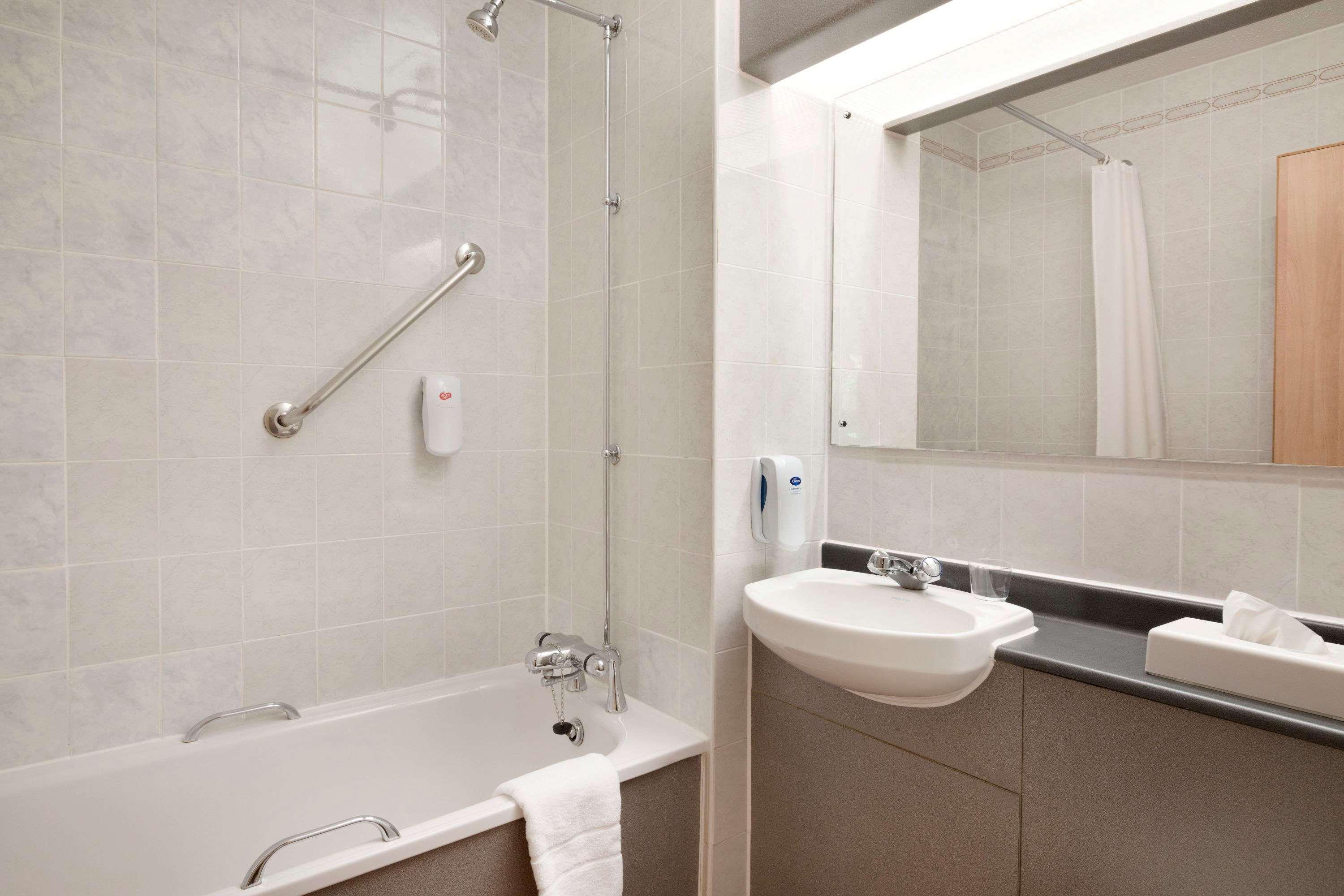 Days Inn Southampton Rownhams Chilworth  Екстериор снимка