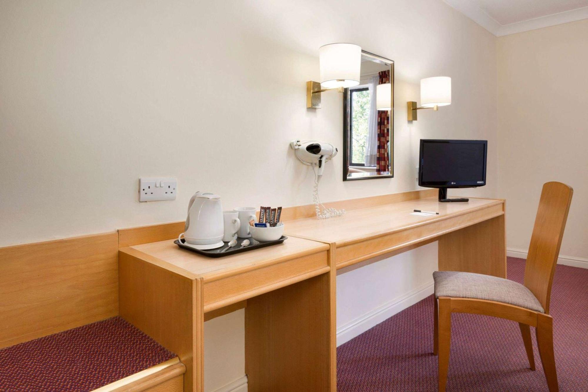 Days Inn Southampton Rownhams Chilworth  Екстериор снимка