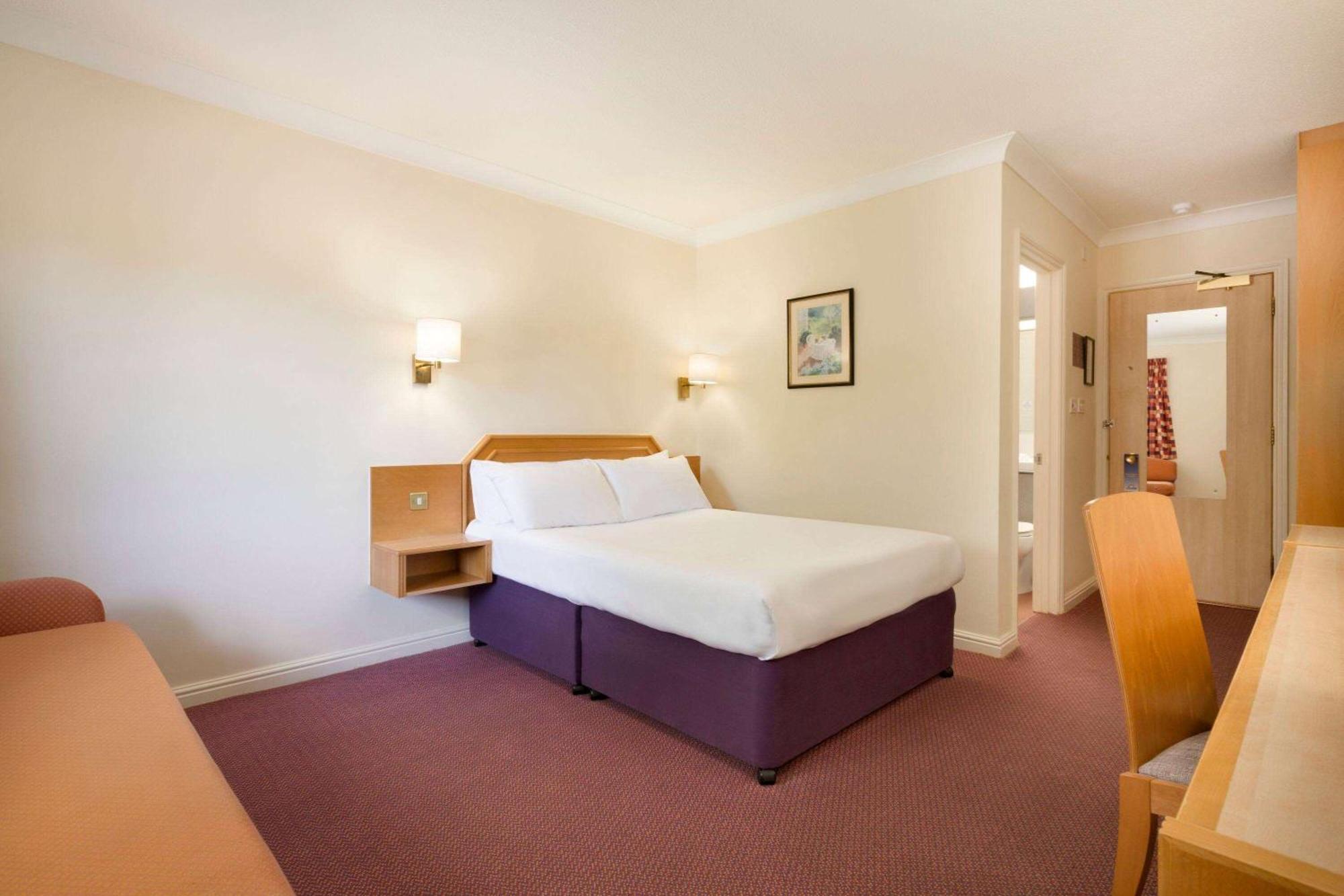 Days Inn Southampton Rownhams Chilworth  Екстериор снимка